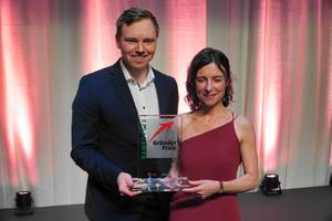 Das Gründerteam mit dem Hamburger Gründerpreis